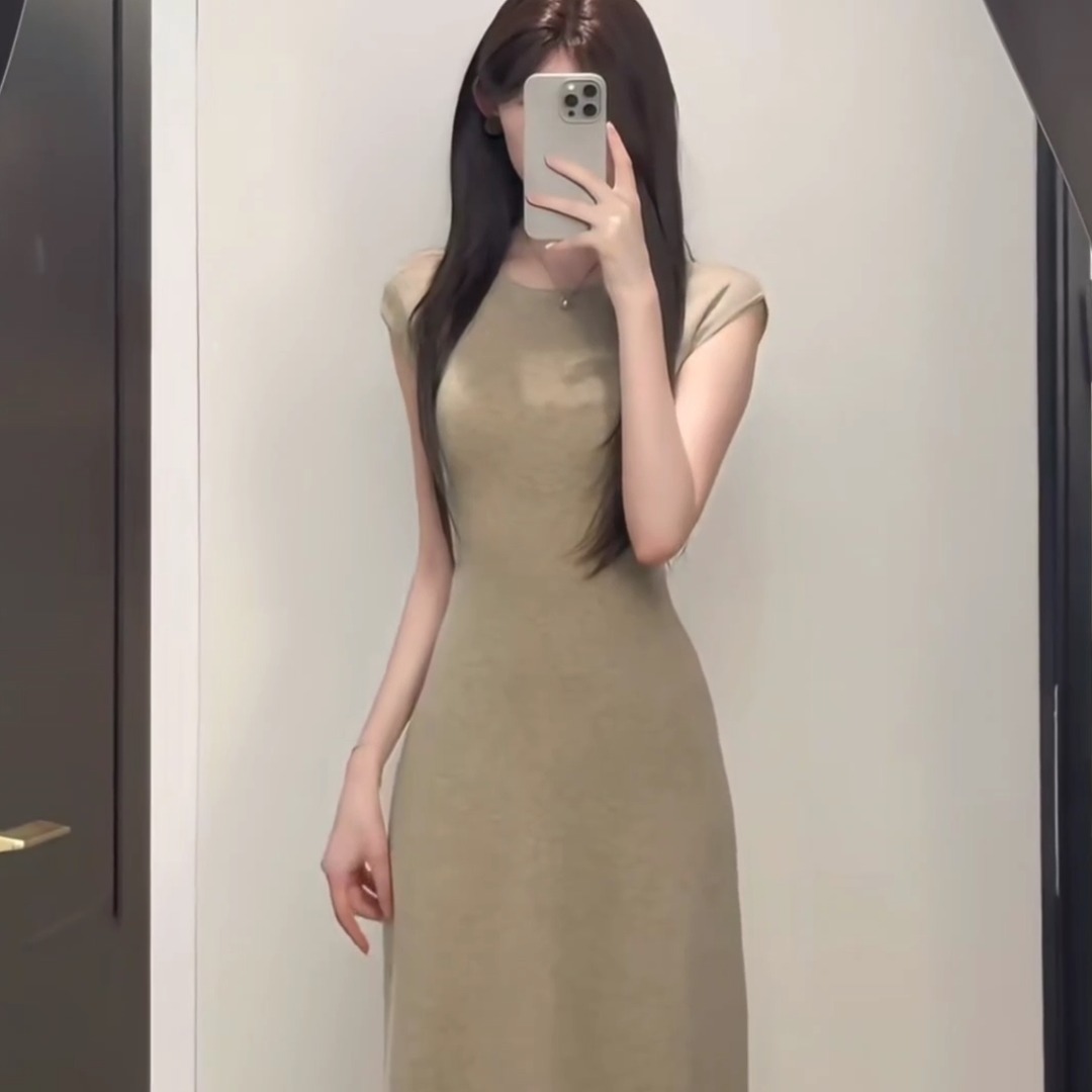 2026 Autumn New Slimming Waist-Cinching Wool-Blend Knit Dress and Shawl Two-Piece Set - Image 5