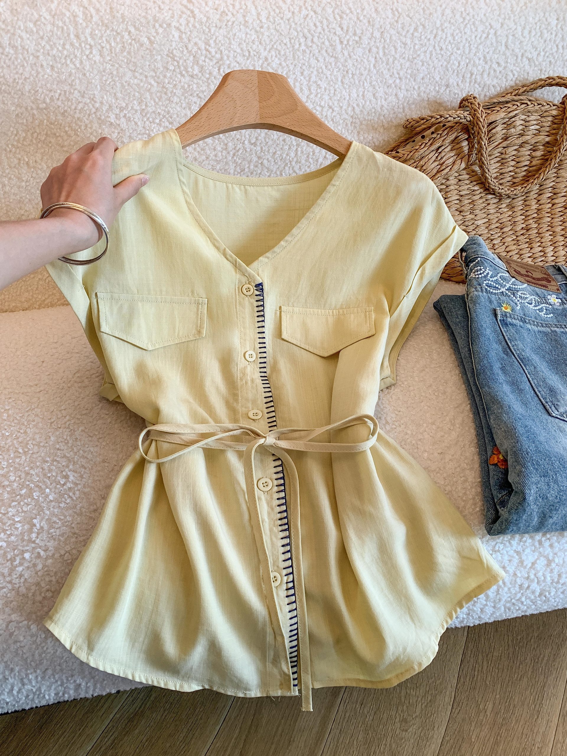 Korean V-Neck Tie-Waist Sleeveless Shirt for Women Summer Loose Slimming Versatile
